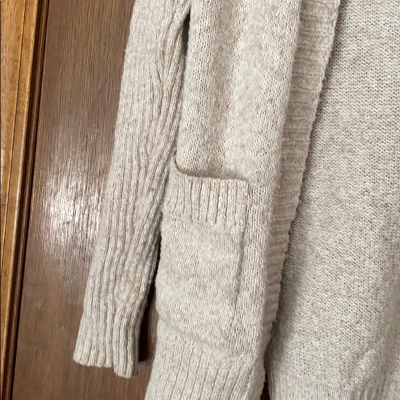 Hollister Cream Cardigan - Picture 4 of 4